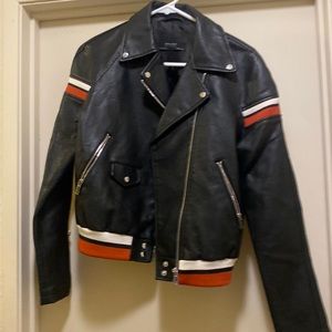 Very cool Zara bomber jacket. Great details. Like new!